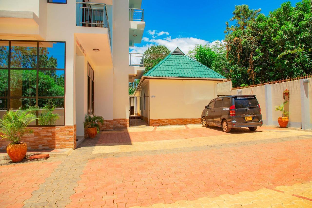 Kilimanjaro White House Hotel Moshi Exterior photo