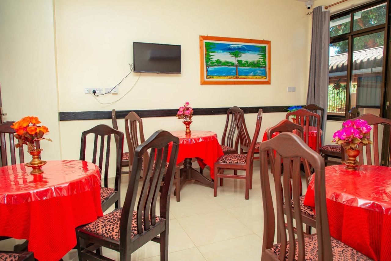 Kilimanjaro White House Hotel Moshi Exterior photo