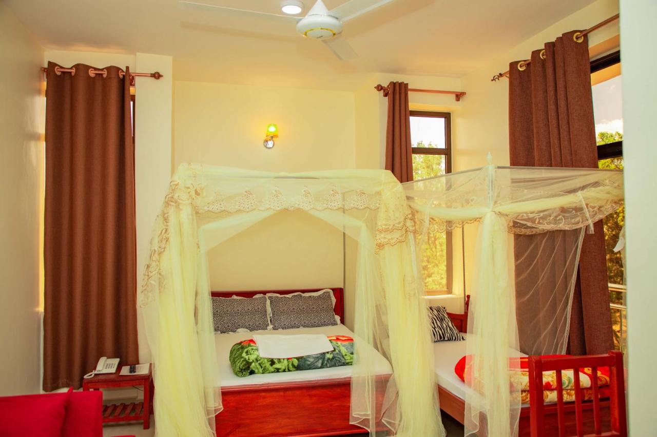 Kilimanjaro White House Hotel Moshi Exterior photo