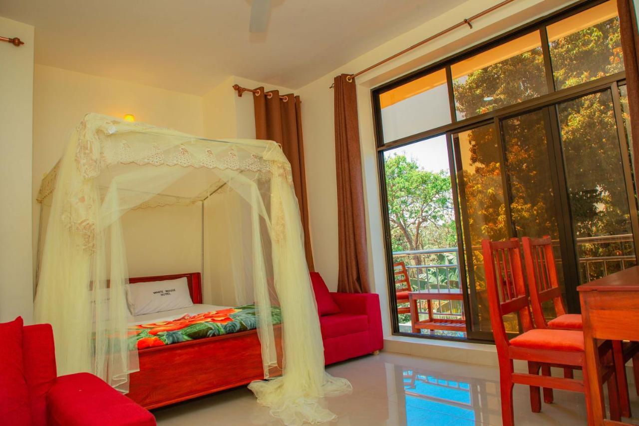 Kilimanjaro White House Hotel Moshi Exterior photo