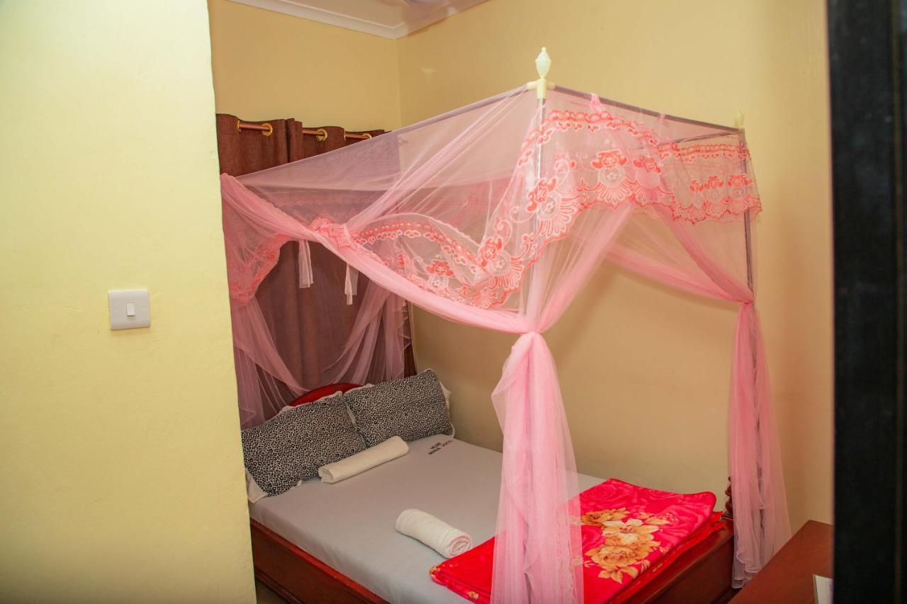 Kilimanjaro White House Hotel Moshi Exterior photo